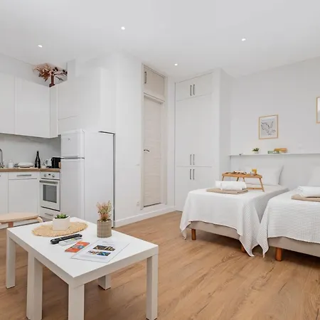 Adagio 1- Studio, Old Town Apartment *